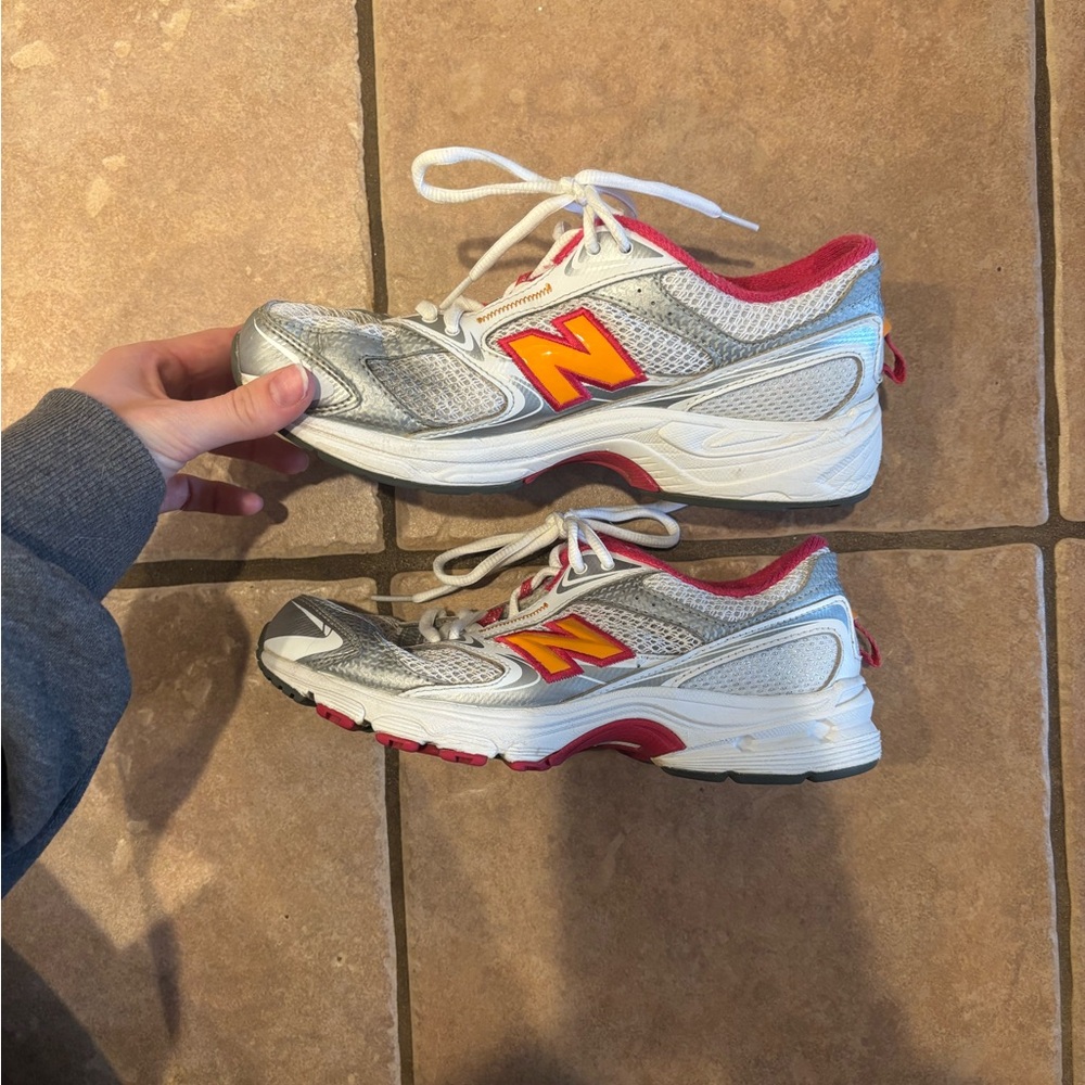 New Balance 553 Silver and Pink Sneakers